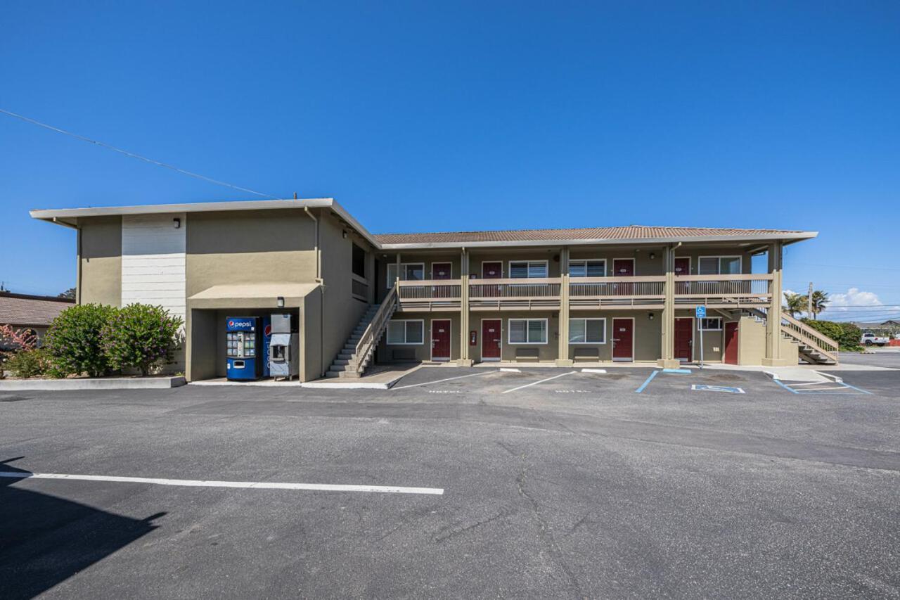 Coastal Valley Inn Castroville Extérieur photo